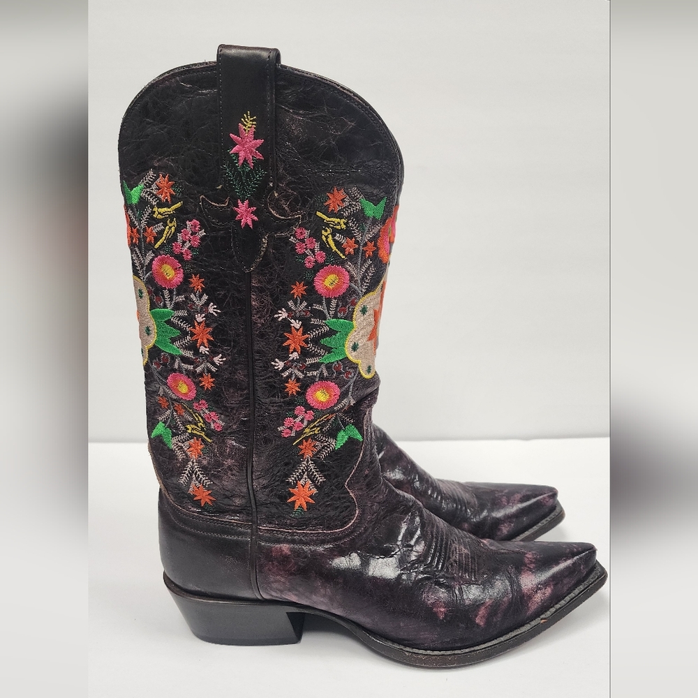 MACIE BEAN COWGIRL BOOTS